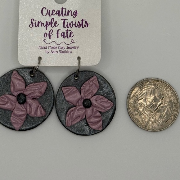 Handmade Clay Floral Earrings New 
Very pretty - Picture 2 of 3